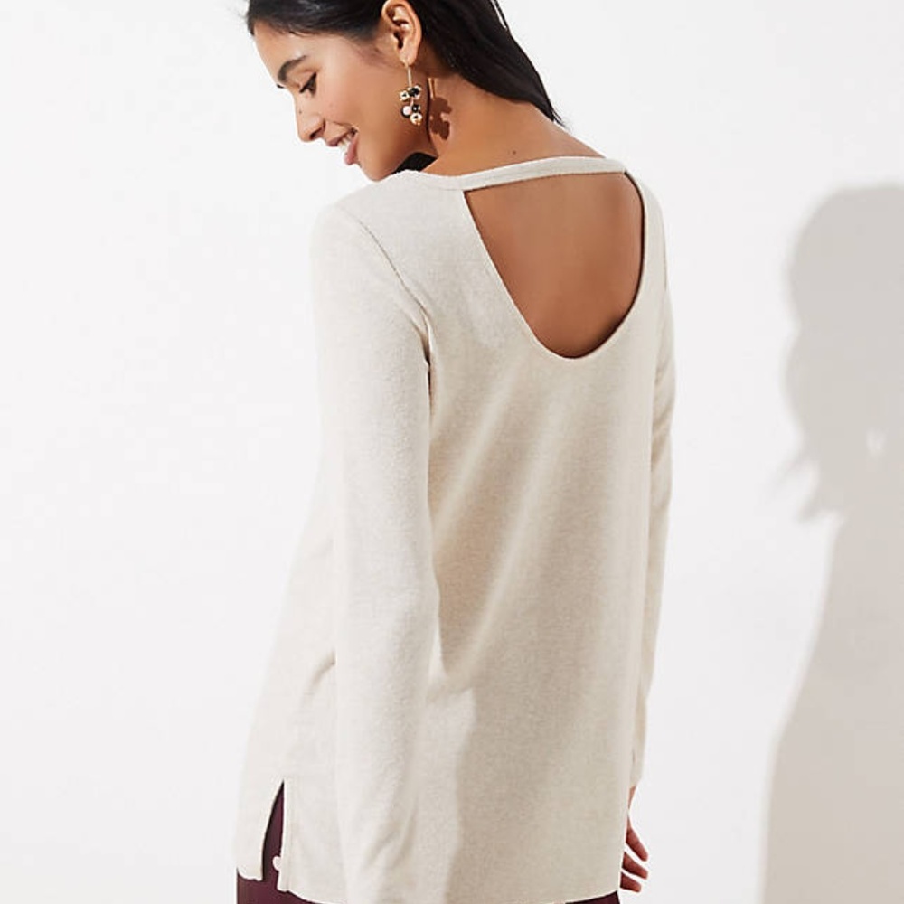 LOFT Women's NWT Back Cutout Tunic Top‎